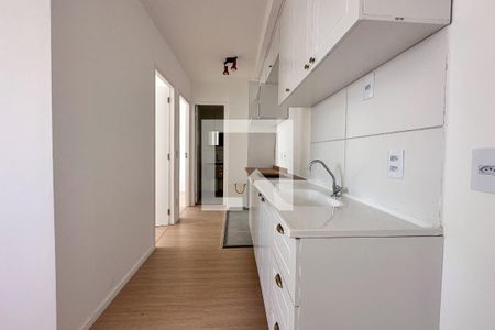 Apartamento à venda com 34m², 2 quartos e sem vaga Apartamento à venda com 34m², 2 quartos e sem vagaCozinha e Área de Serviço