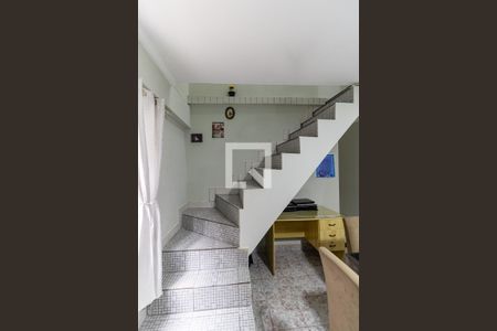 Escada de casa à venda com 4 quartos, 197m² em Vila Água Funda, São Paulo