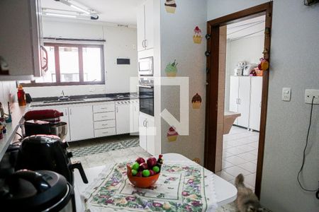 Apartamento à venda com 196m², 3 quartos e 2 vagasCozinha