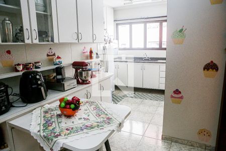 Apartamento à venda com 196m², 3 quartos e 2 vagasCozinha