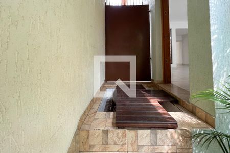 Casa para alugar com 230m², 3 quartos e 1 vagaHall