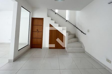 Escada de casa à venda com 3 quartos, 230m² em Indianópolis, São Paulo