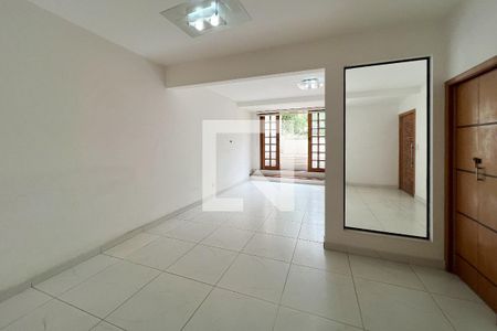 Sala de casa à venda com 3 quartos, 230m² em Indianópolis, São Paulo