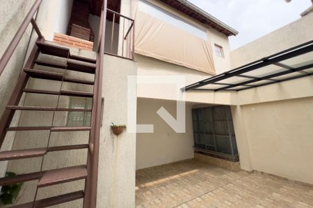Casa para alugar com 230m², 3 quartos e 1 vagaPátio