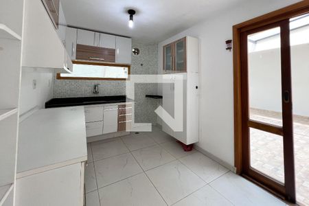 Casa para alugar com 230m², 3 quartos e 1 vagaCozinha