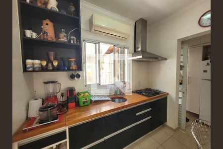 Casa à venda com 133m², 3 quartos e 1 vaga Casa à venda com 133m², 3 quartos e 1 vagaCozinha