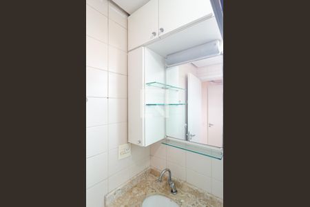 Apartamento à venda com 77m², 3 quartos e 2 vagasBanheiro da Suíte