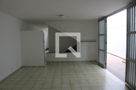 Sala de casa à venda com 4 quartos, 202m² em Jardim Vera Cruz, São Paulo