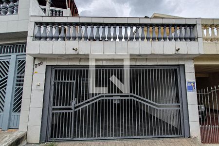 Casa à venda com 120m², 2 quartos e 2 vagasFachada