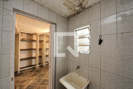 Casa à venda com 120m², 2 quartos e 2 vagasBanheiro de Serviço