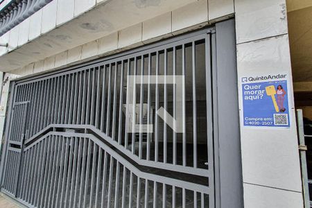 Casa à venda com 120m², 2 quartos e 2 vagasFachada