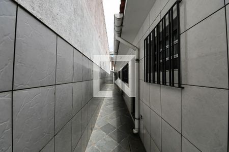 Casa à venda com 120m², 2 quartos e 2 vagasCorredor externo