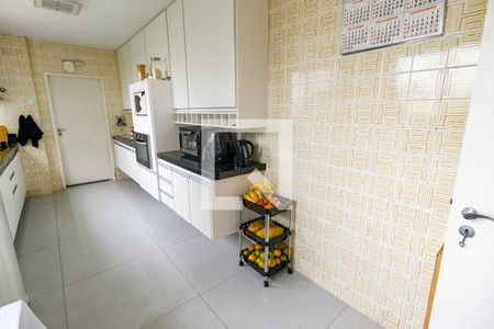 Apartamento à venda com 211m², 4 quartos e 3 vagasCozinha - Armários