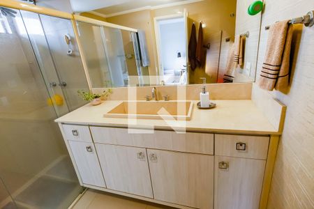 Apartamento à venda com 211m², 4 quartos e 3 vagasBanheiro da Suíte 2