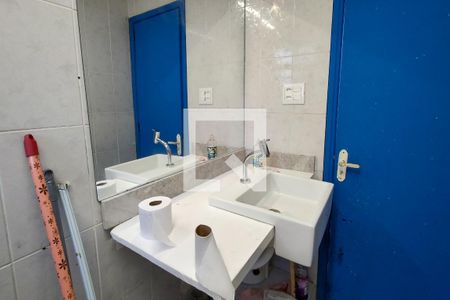 Apartamento para alugar com 55m², 2 quartos e sem vagaBanheiro