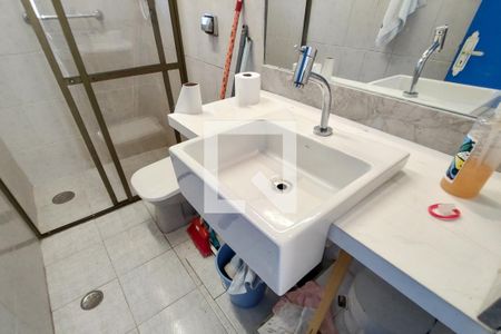 Apartamento para alugar com 55m², 2 quartos e sem vagaBanheiro