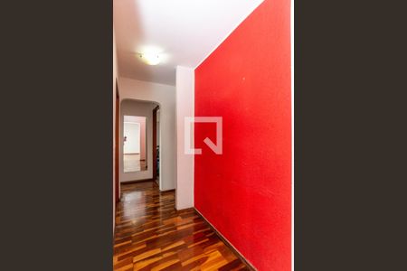 Corredor de apartamento à venda com 3 quartos, 82m² em Vila Vicentina, Guarulhos