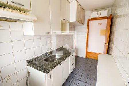 Apartamento à venda com 60m², 2 quartos e 2 vagasCozinha - Armários