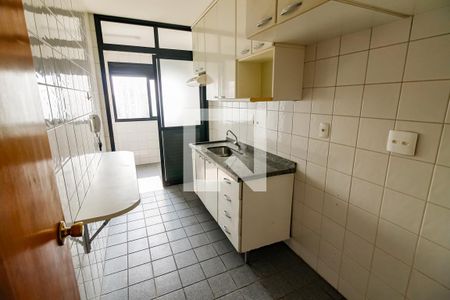 Apartamento à venda com 60m², 2 quartos e 2 vagasCozinha - Armários