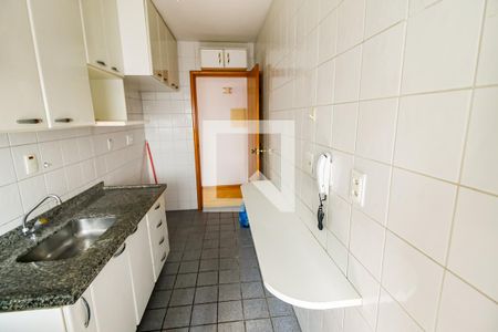 Apartamento à venda com 60m², 2 quartos e 2 vagasCozinha - Armários