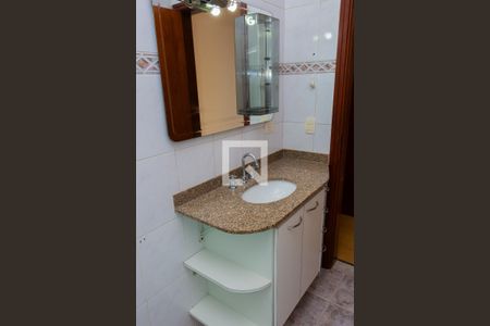 Casa à venda com 136m², 3 quartos e 4 vagas Casa à venda com 136m², 3 quartos e 4 vagasBanheiro