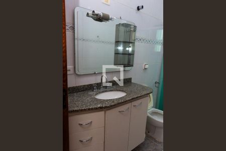 Casa à venda com 136m², 3 quartos e 4 vagas Casa à venda com 136m², 3 quartos e 4 vagasBanheiro