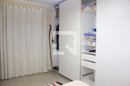 Suíte de casa para alugar com 5 quartos, 400m² em Vila Galvão, Guarulhos