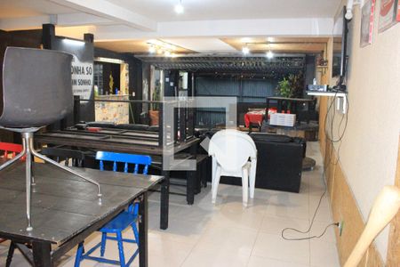 Casa à venda com 400m², 5 quartos e 8 vagasÁrea comum - Salão de festas