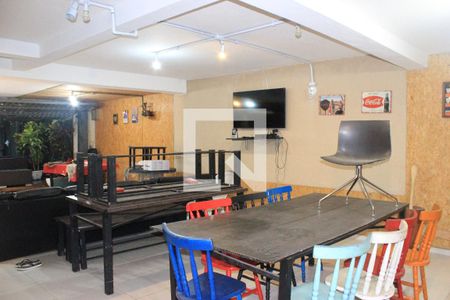 Casa à venda com 400m², 5 quartos e 8 vagasÁrea comum - Salão de festas