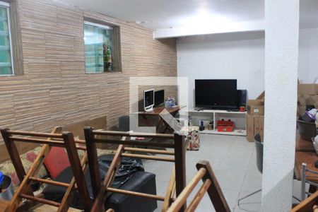 Casa à venda com 400m², 5 quartos e 8 vagasÁrea comum - Salão de festas