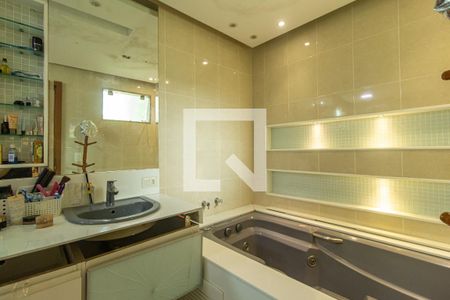 Casa para alugar com 260m², 3 quartos e 1 vagaDetalhe do Banheiro da Suíte 1