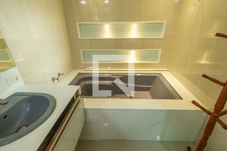 Casa para alugar com 260m², 3 quartos e 1 vagaBanheiro da Suíte 1