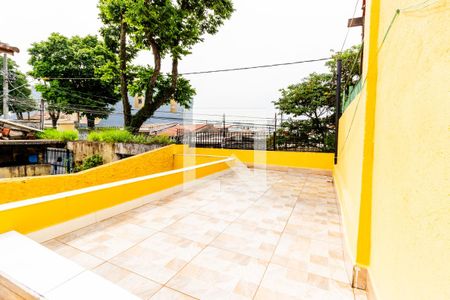 Casa à venda com 94m², 2 quartos e 1 vaga Casa à venda com 94m², 2 quartos e 1 vagaQuintal
