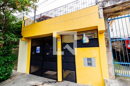 Casa à venda com 94m², 2 quartos e 1 vaga Casa à venda com 94m², 2 quartos e 1 vagaFachada