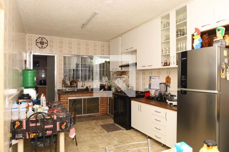 Casa à venda com 250m², 4 quartos e 4 vagasCozinha