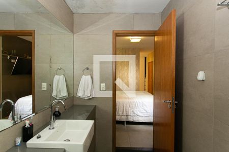 Casa à venda com 196m², 3 quartos e 3 vagasBanheiro da Suíte 1