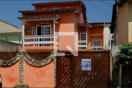 Casa de condomínio à venda com 140m², 3 quartos e 1 vaga Casa de condomínio à venda com 140m², 3 quartos e 1 vagaFachada