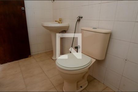 Casa de condomínio à venda com 140m², 3 quartos e 1 vaga Casa de condomínio à venda com 140m², 3 quartos e 1 vagaBanheiro da Suíte