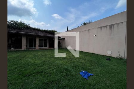 Casa à venda com 700m², 4 quartos e 5 vagas Casa à venda com 700m², 4 quartos e 5 vagasÁrea comum