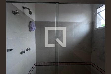 Casa à venda com 700m², 4 quartos e 5 vagas Casa à venda com 700m², 4 quartos e 5 vagasBanheiro