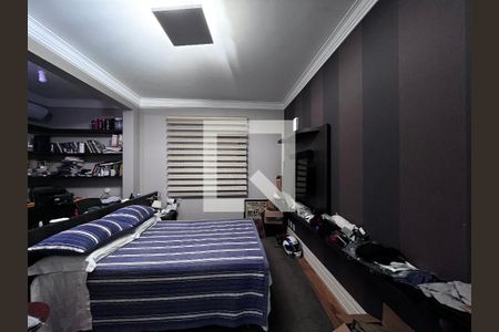 Casa à venda com 700m², 4 quartos e 5 vagas Casa à venda com 700m², 4 quartos e 5 vagasQuarto