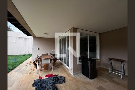 Casa à venda com 700m², 4 quartos e 5 vagas Casa à venda com 700m², 4 quartos e 5 vagasÁrea comum