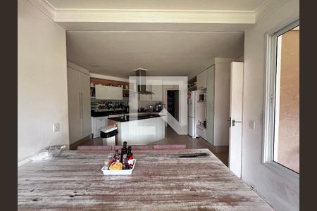 Casa à venda com 700m², 4 quartos e 5 vagas Casa à venda com 700m², 4 quartos e 5 vagasCozinha