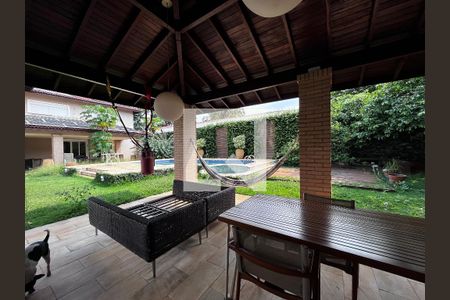 Casa à venda com 700m², 4 quartos e 5 vagas Casa à venda com 700m², 4 quartos e 5 vagasÁrea comum