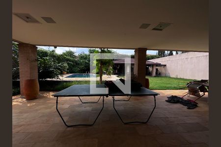 Casa à venda com 700m², 4 quartos e 5 vagas Casa à venda com 700m², 4 quartos e 5 vagasÁrea comum