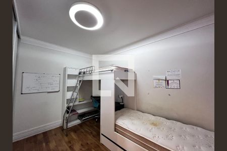 Casa à venda com 700m², 4 quartos e 5 vagas Casa à venda com 700m², 4 quartos e 5 vagasQuarto