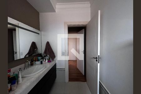 Casa à venda com 700m², 4 quartos e 5 vagas Casa à venda com 700m², 4 quartos e 5 vagasBanheiro