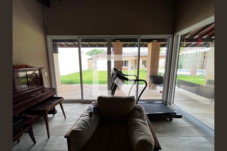 Casa à venda com 700m², 4 quartos e 5 vagas Casa à venda com 700m², 4 quartos e 5 vagasÁrea comum