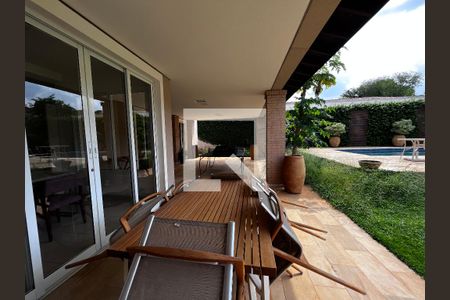 Casa à venda com 700m², 4 quartos e 5 vagas Casa à venda com 700m², 4 quartos e 5 vagasÁrea comum