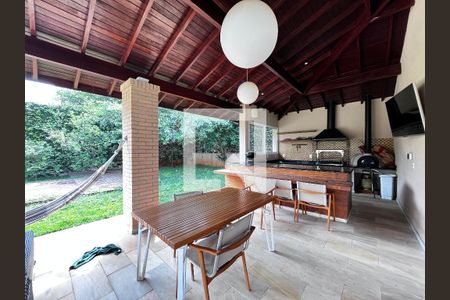 Casa à venda com 700m², 4 quartos e 5 vagas Casa à venda com 700m², 4 quartos e 5 vagasÁrea comum